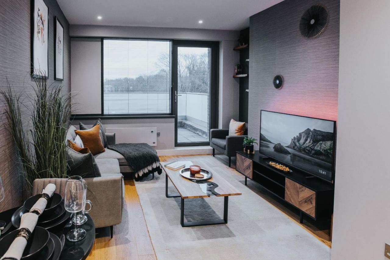 Circa17- Entire Apt, Free Parking, Gym, City Central & Free Netflix Bracknell Zewnętrze zdjęcie